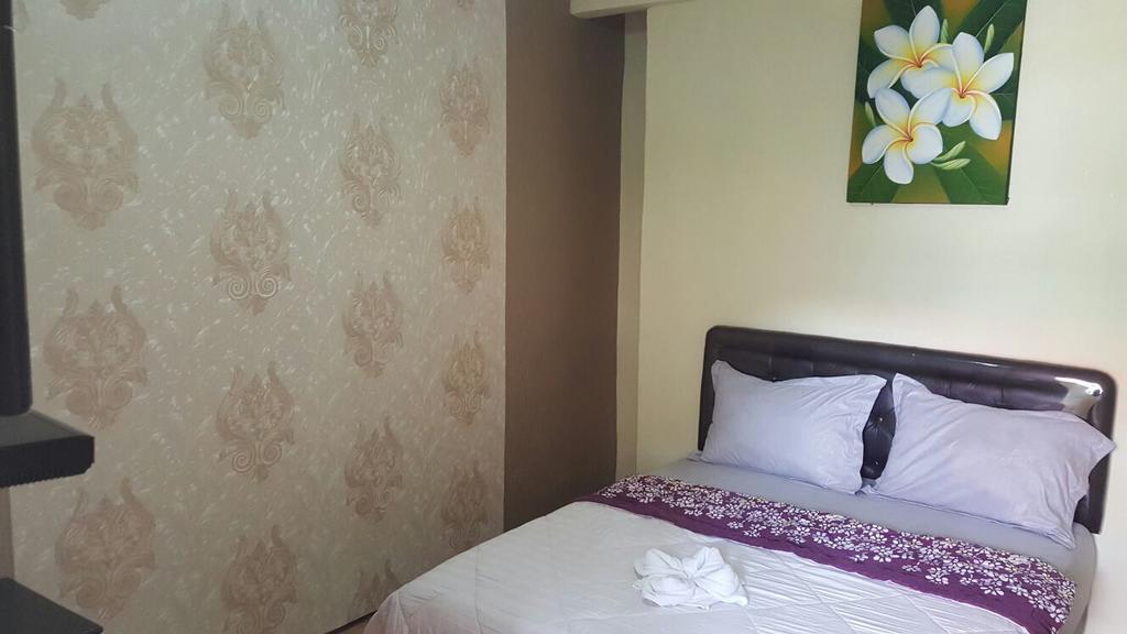 Adel'S Guest House Malang Exterior foto